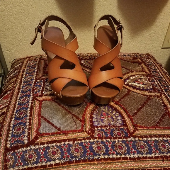 Heels - Picture 2 of 2